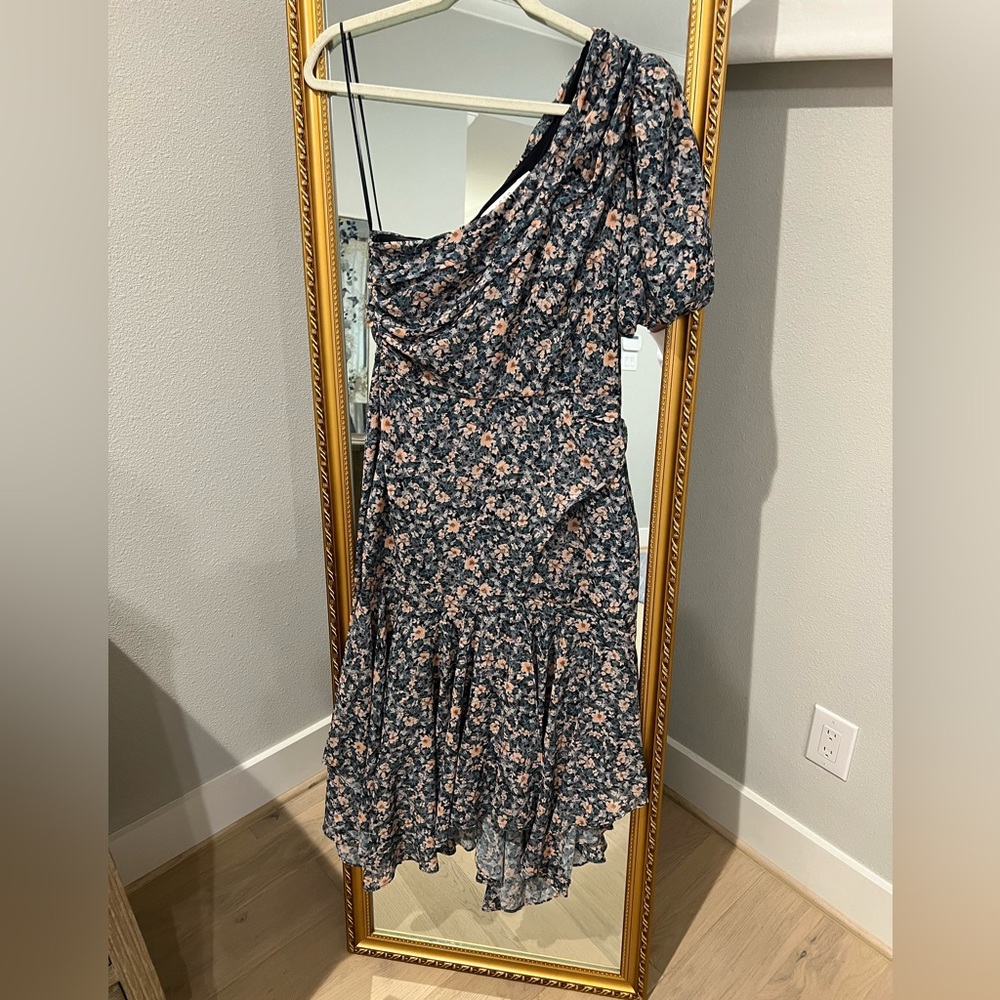 ASTR the label Santorini floral one shoulder midi